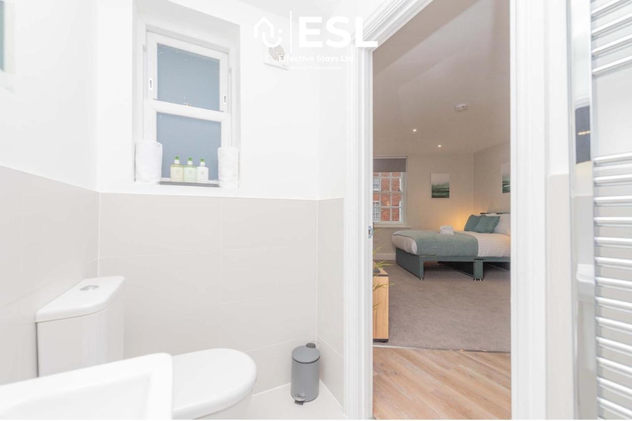 Studio 2, Second Floor Town Centre Apartment 슈루즈버리 외부 사진